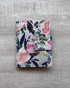 Tea Wallet - Light Floral Poplin